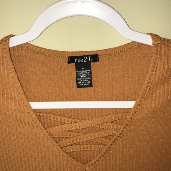 V-Neck T-shirt with crisscross straps over chest - Picture 2 of 2